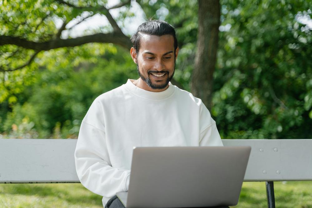 Using Thundr to Meet People – The Fun, Flexible Way